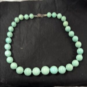 Elegant Green Beaded Necklace